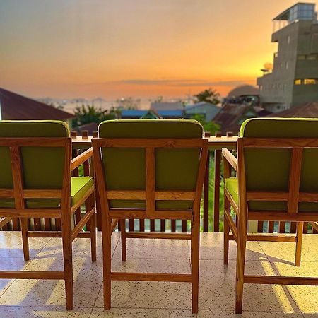 Puu Pau Hotel & Coffee Shop Лабуан-Бахо Экстерьер фото