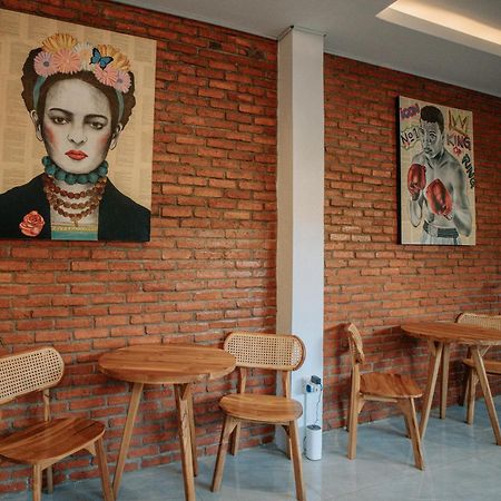Puu Pau Hotel & Coffee Shop Лабуан-Бахо Экстерьер фото